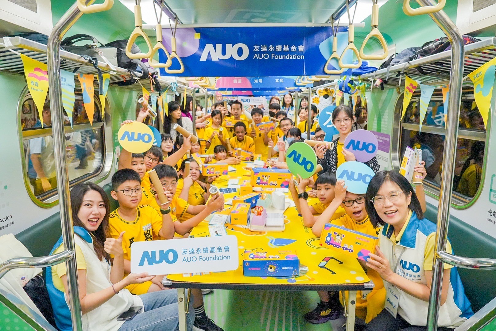 友達永續基金會響應國科會推動的「臺灣科普環島列車」正式啟航，透過「生活中的科學」車廂課程設計，展開為期6天巡迴全臺17個縣市、停靠32站的移動式科普之旅